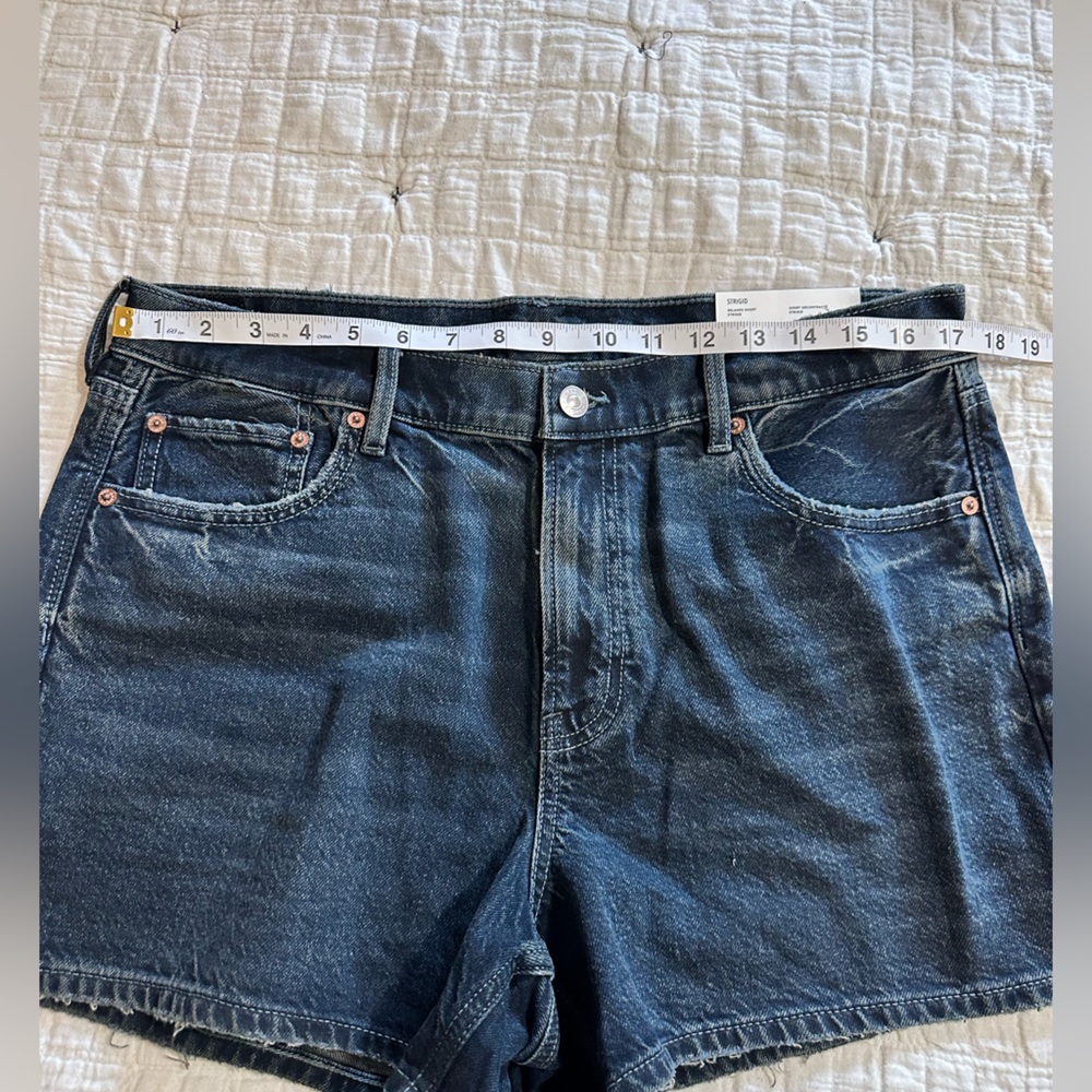 NEW American Eagle Strigid Relaxed Denim Shorts in Deep Indigo - Picture 3 of 8